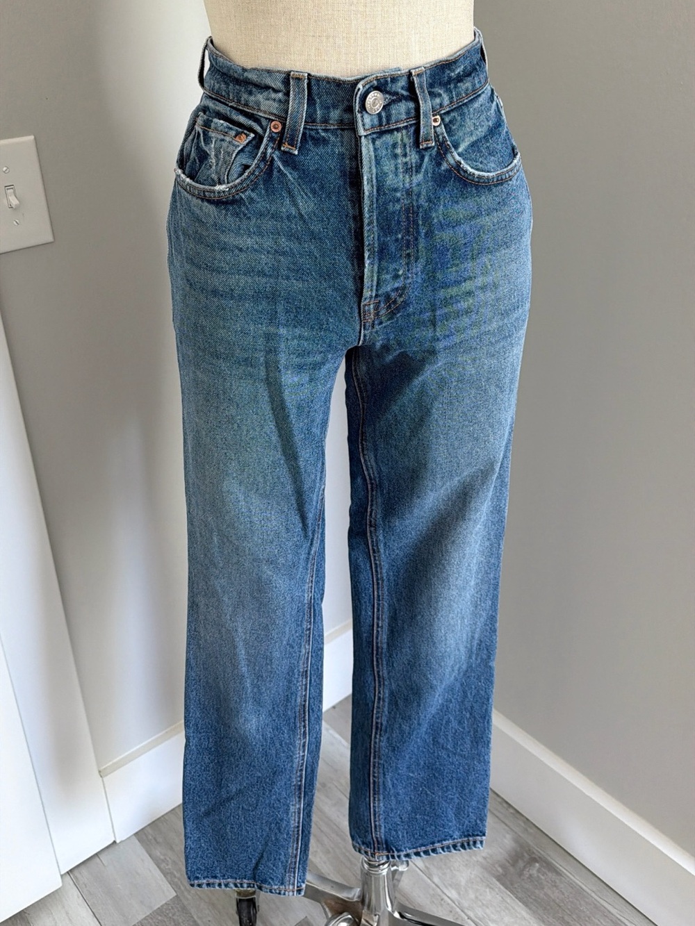 GRLFRND Women's Straight Blue Medium Wash High Rise Button Fly 5-Pocket Jeans 24